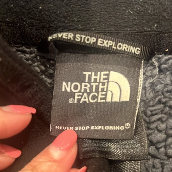 The North Face fleece jacket - Picture 3 of 9